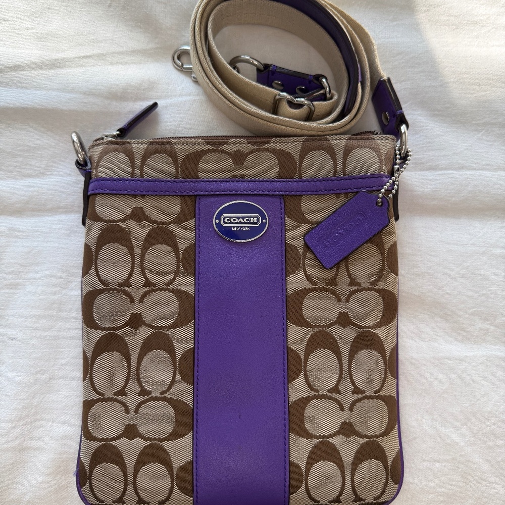 COACH Legacy Signature Swing Pack Ultraviolet